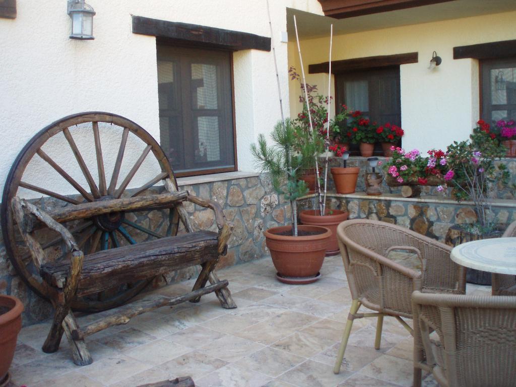 Apartamentos Rurales La Muralla II Canete  Exterior photo